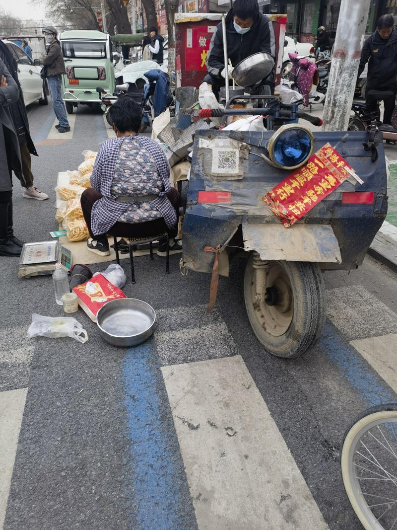 来接孩子放学看到学校门…#情报-航海圈
