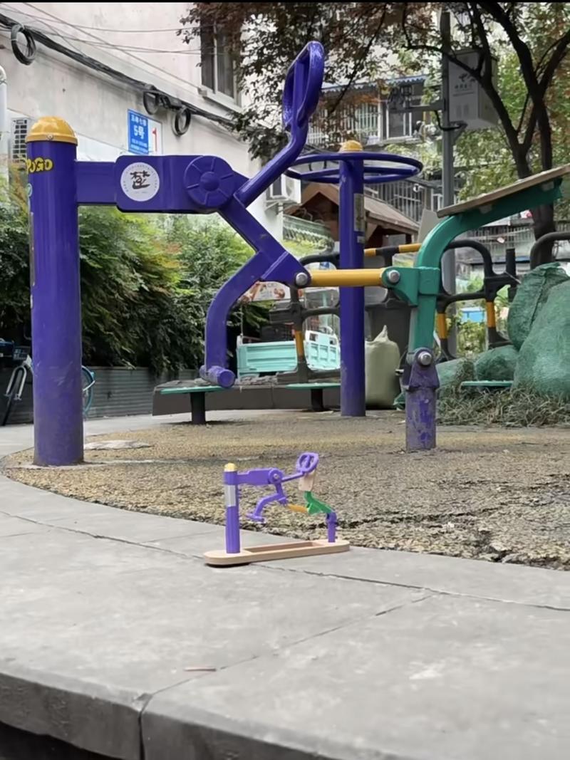 成都迪士尼现在流量爆了…#情报-航海圈