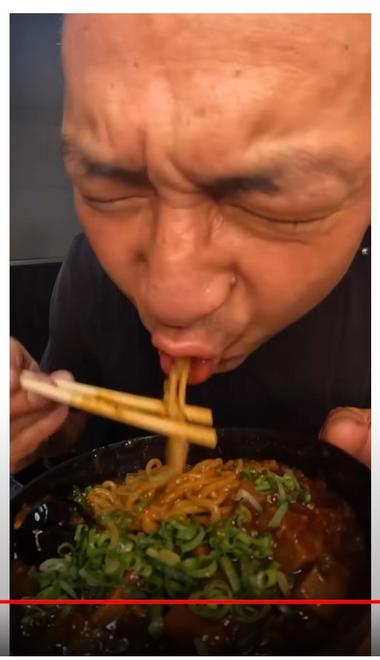 油管上卡车司机博主，夸张的..#风向标-航海圈